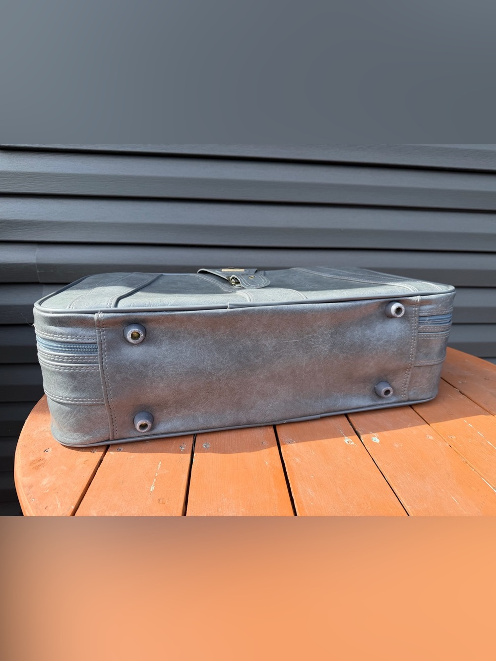 Holiday Suit Case with lock & key! - Vintage - Picture 5 of 16